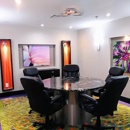 Quality Suites Fort Myers I-75-2